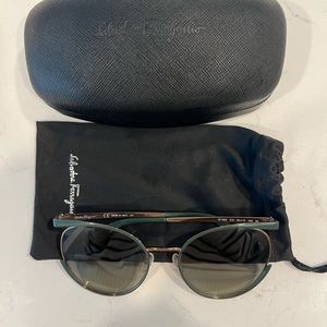 Salvatore Ferragamo sunglasses SF165S